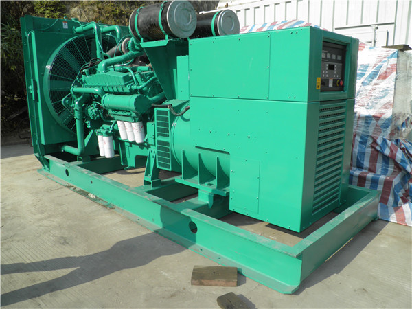 澜沧出租发电机 发电机组厂家：柴油发电机组的控制屏的作用是什么？