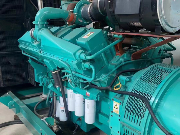 澜沧更换100kW柴油发电机组机油时，需要注意哪些事项？